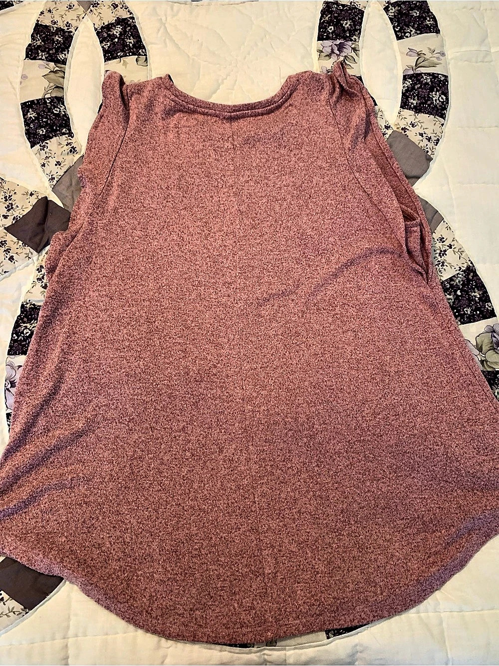 Flutter-Sleeve Top - Picture 4 of 7